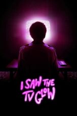 Nonton Film I Saw the TV Glow (2024)